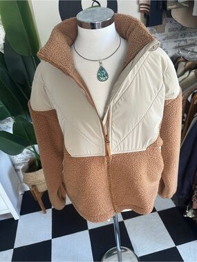 Columbia Two-Tone Camel & Cream Teddy Jacket